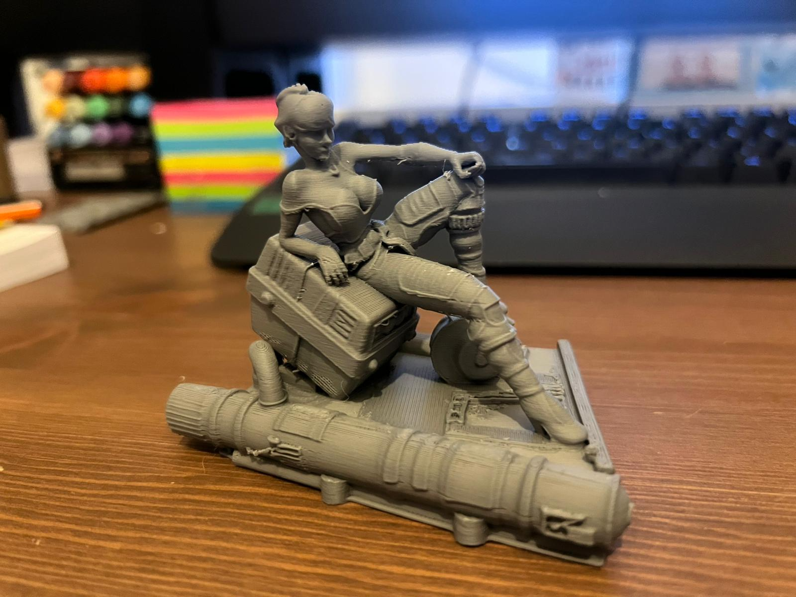 Rebel female with Gonkdroid
