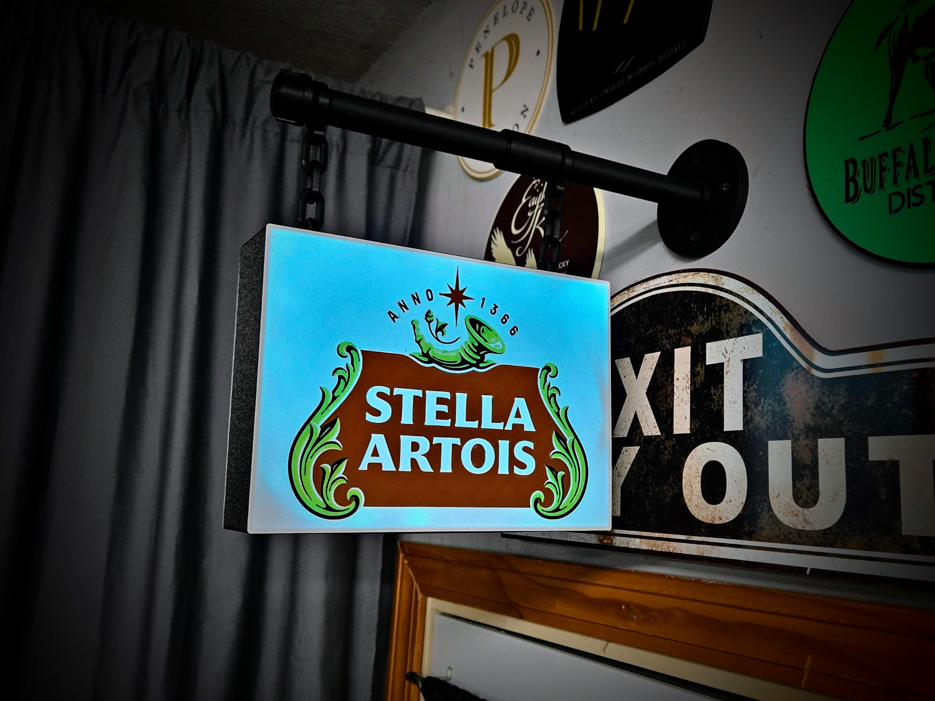 2-Sided Hanging STELLA ARTOIS & Faux Pipe Mount