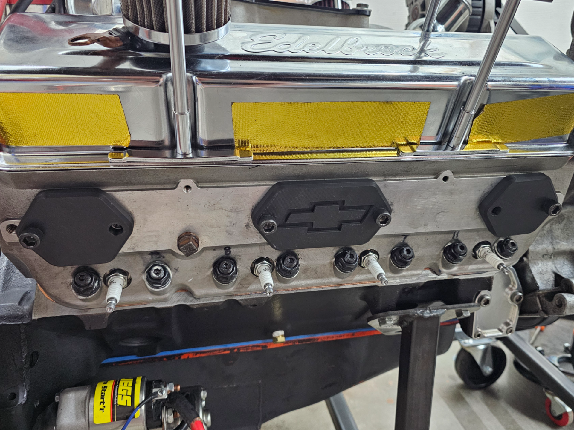 Exhaust Port Cover SBC - Bowtie Logo