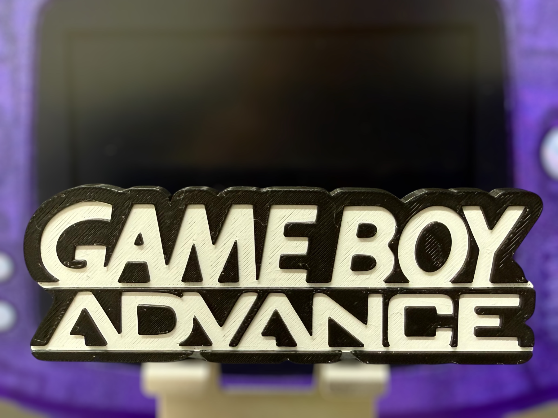 Game Boy Advance-inspirierter Display-Aufsteller