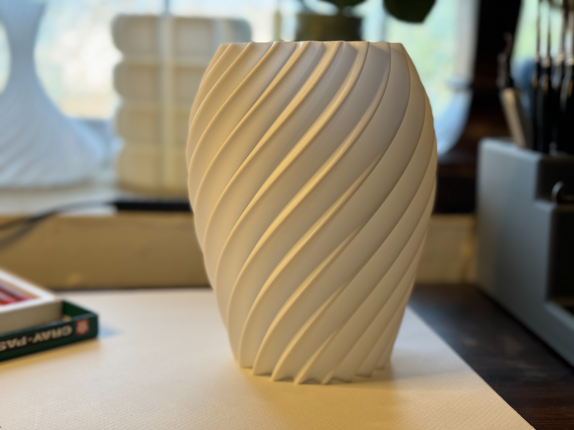 "Jornada" Contemporary Spiral Vase