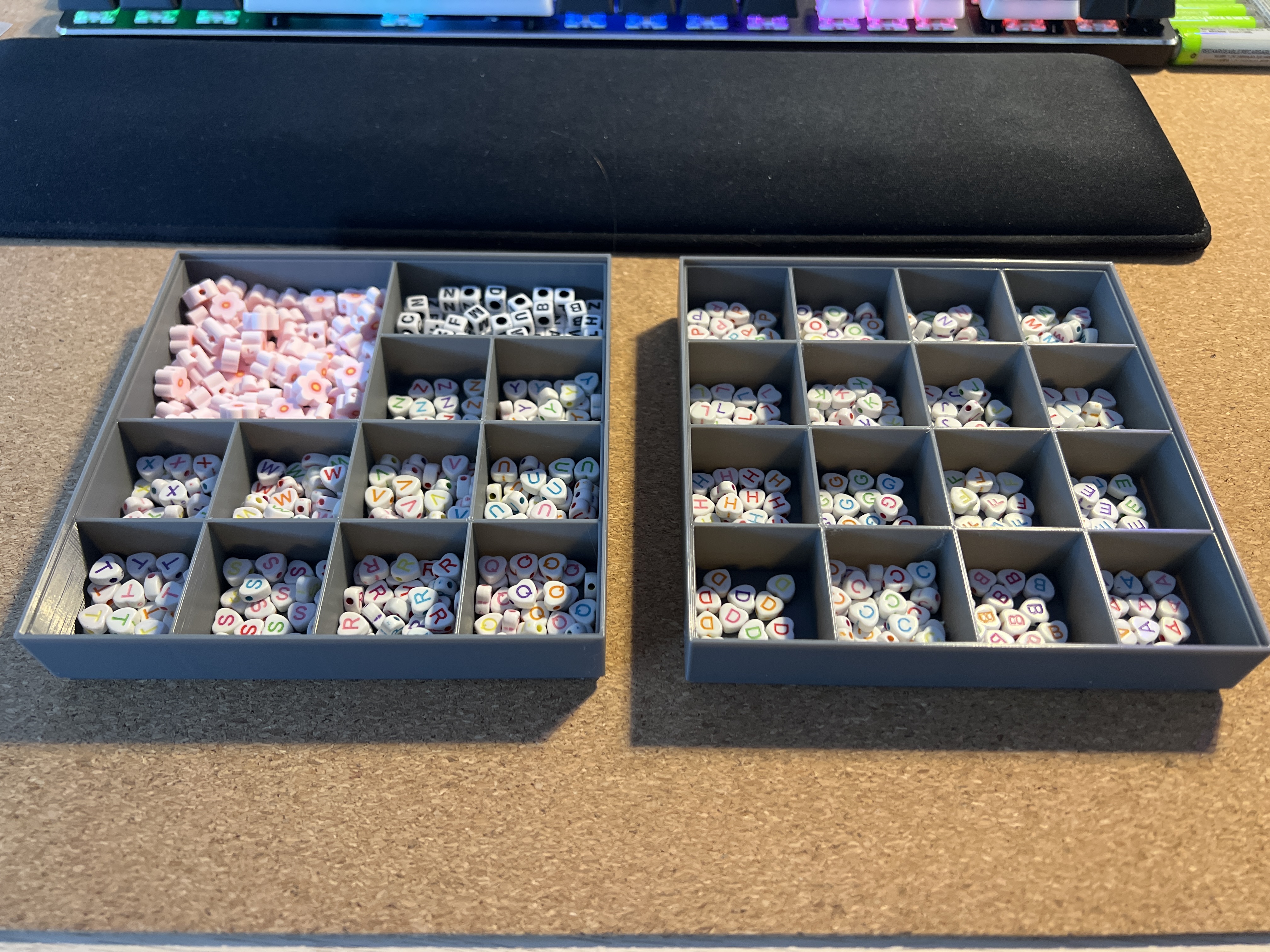 Sorting trays (stackable)