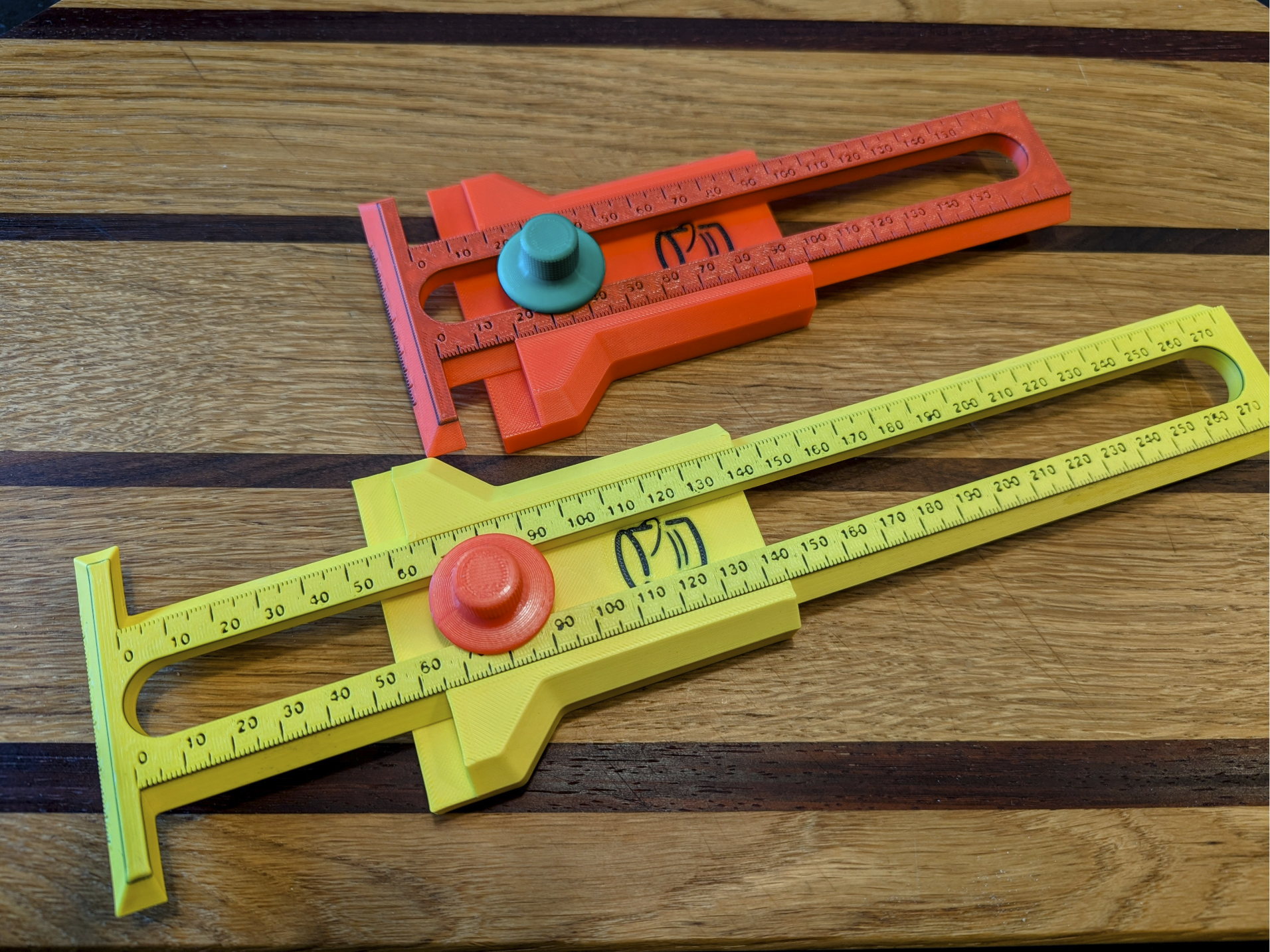 Parallel Marking Gauge with Metric Scale