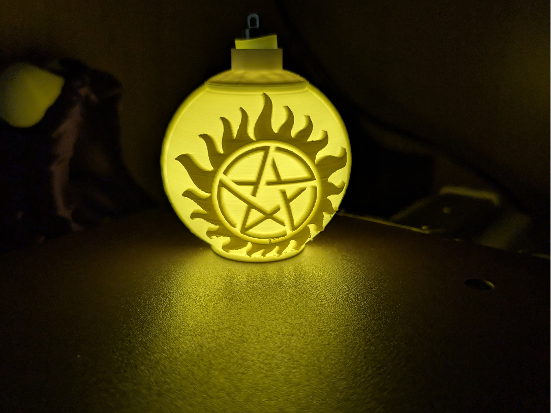 Supernatural Weihnachtskugel
