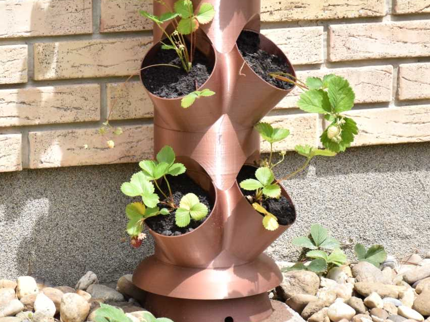 Planter tower - with a smart watering system