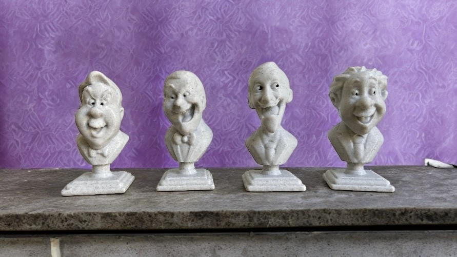 Phantom Manor, Haunted Mansion Singing Busts