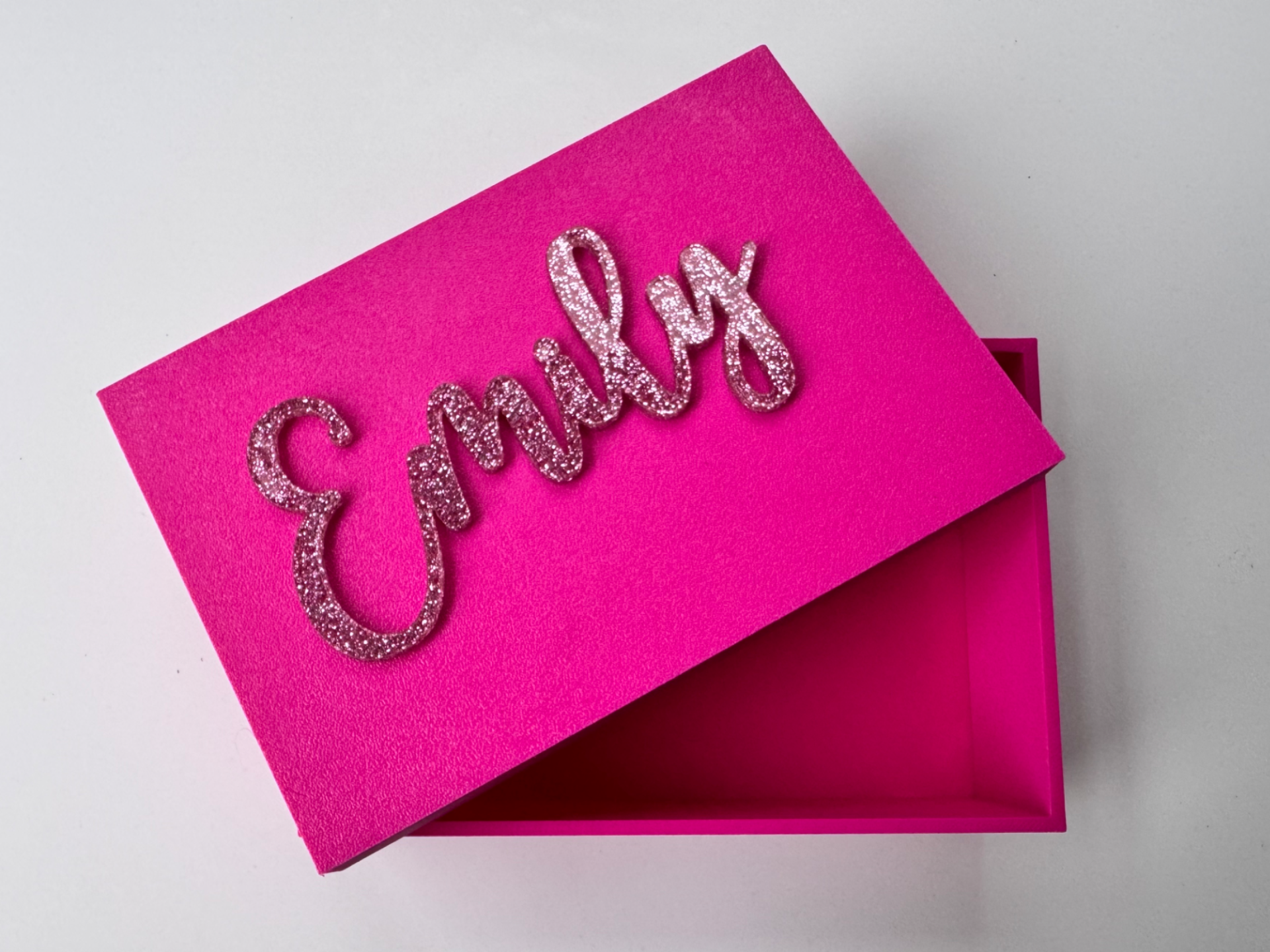 Rectangular plain box with lid to personalised