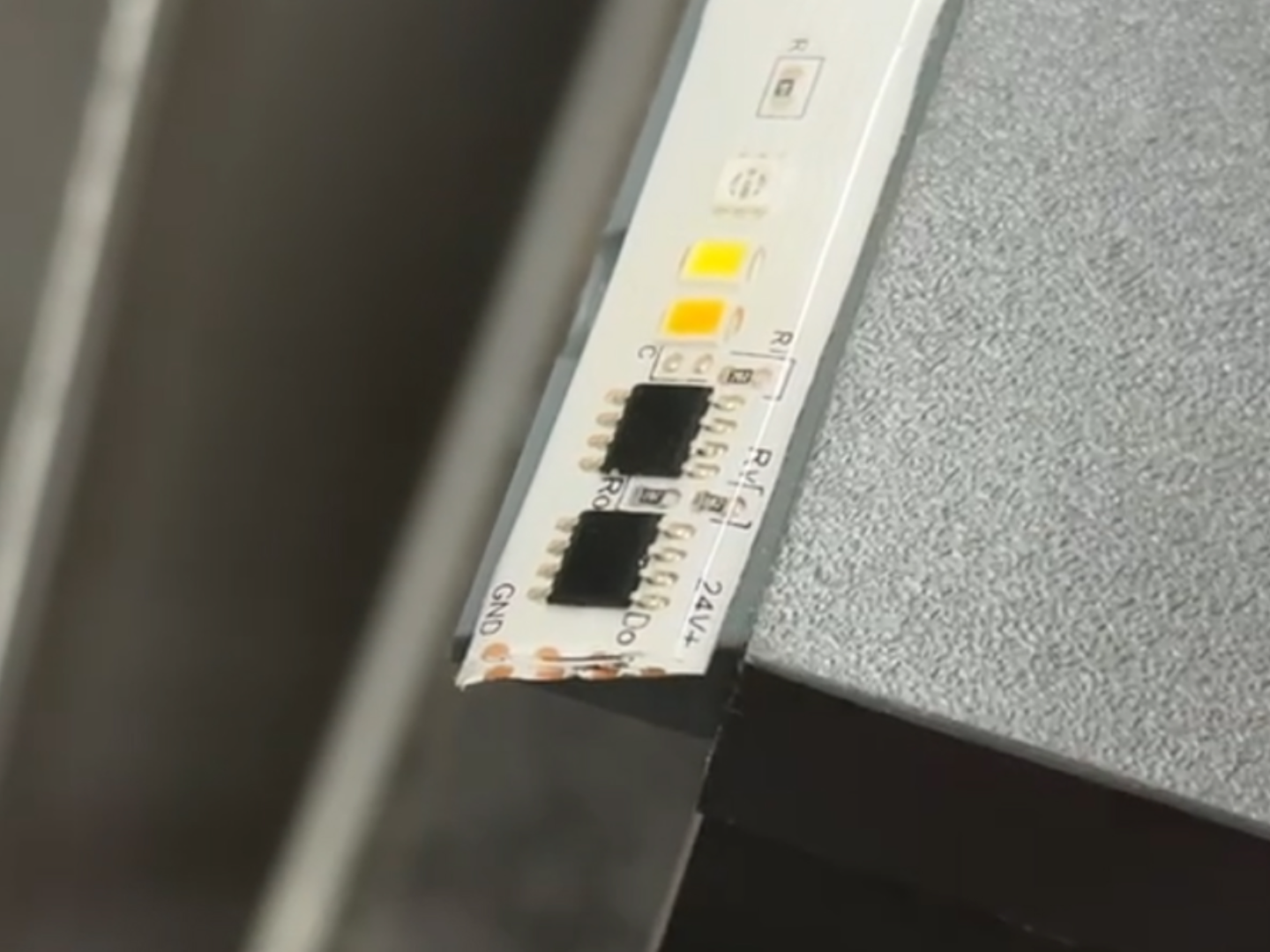 LED STRIP 30° MOUNT / ADPTER with screw holes