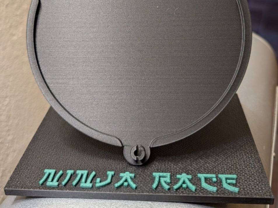 Roxe trifecta ninja race medal holder