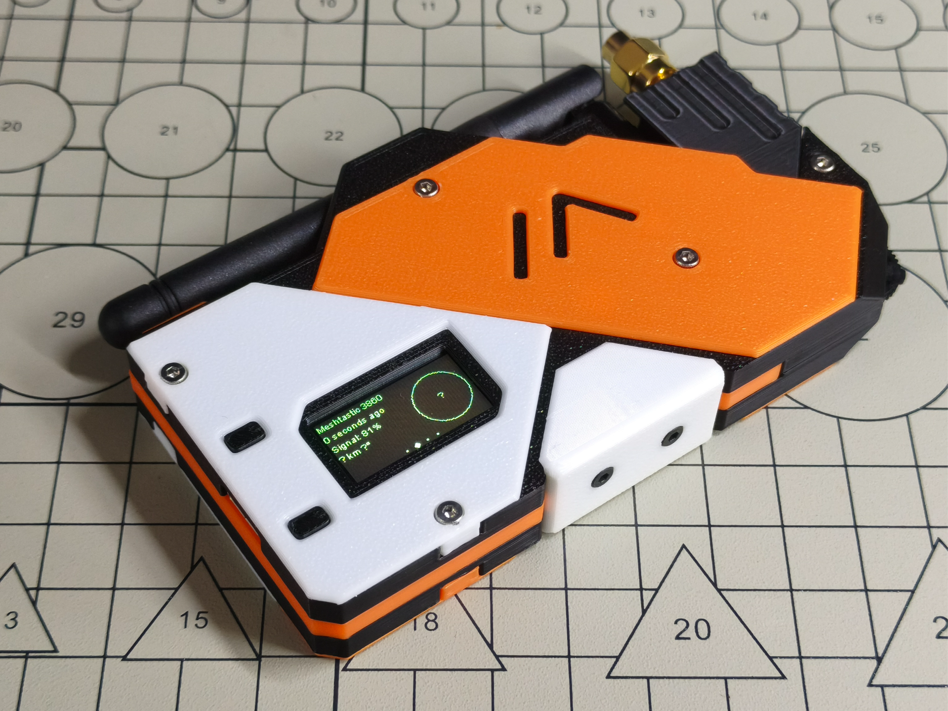 MeshT1 - Meshtastic Heltec Tracker 外壳