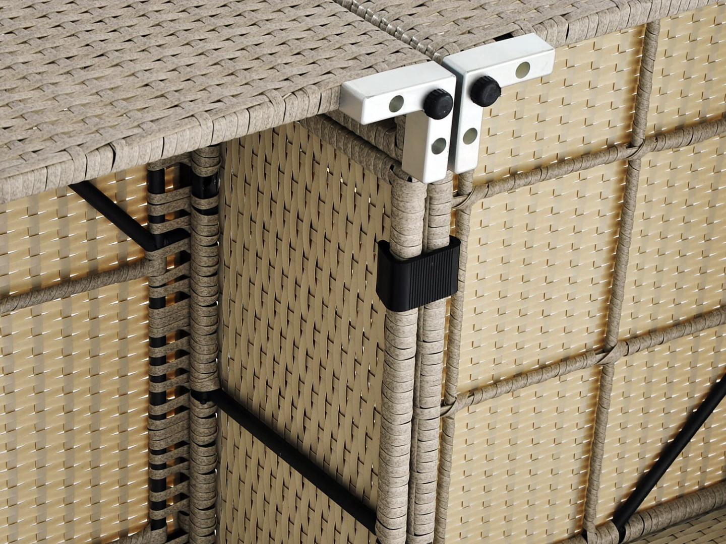 Outdoor Wicker Couch Connector - Basic