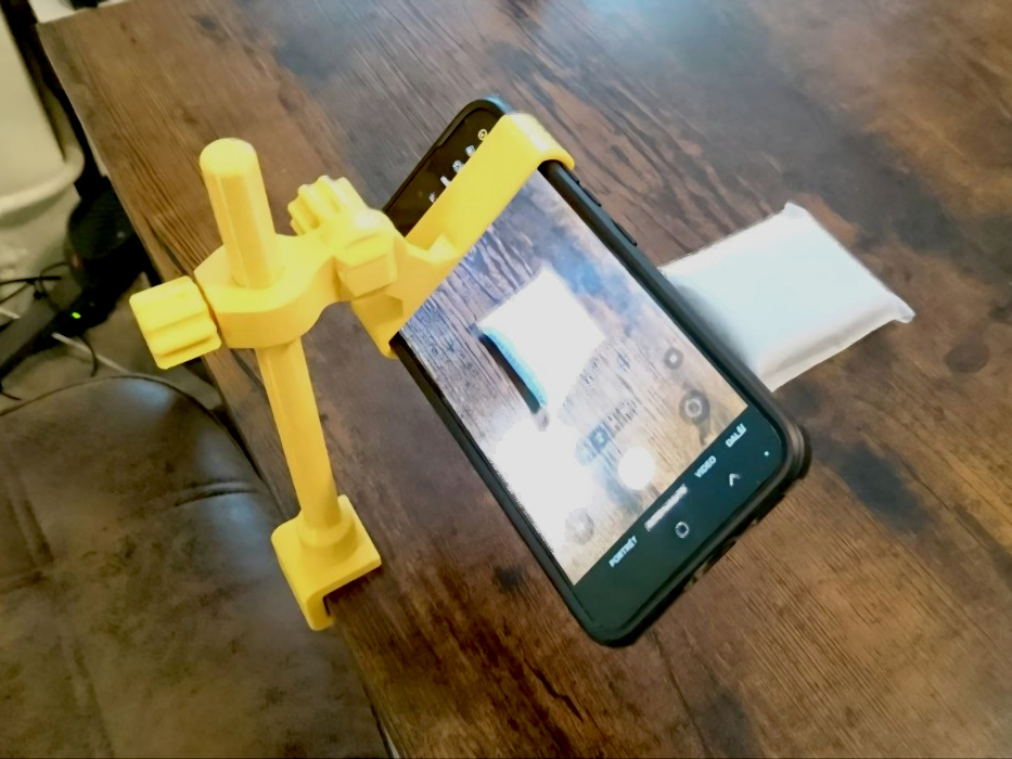 Pilon Phone Holder