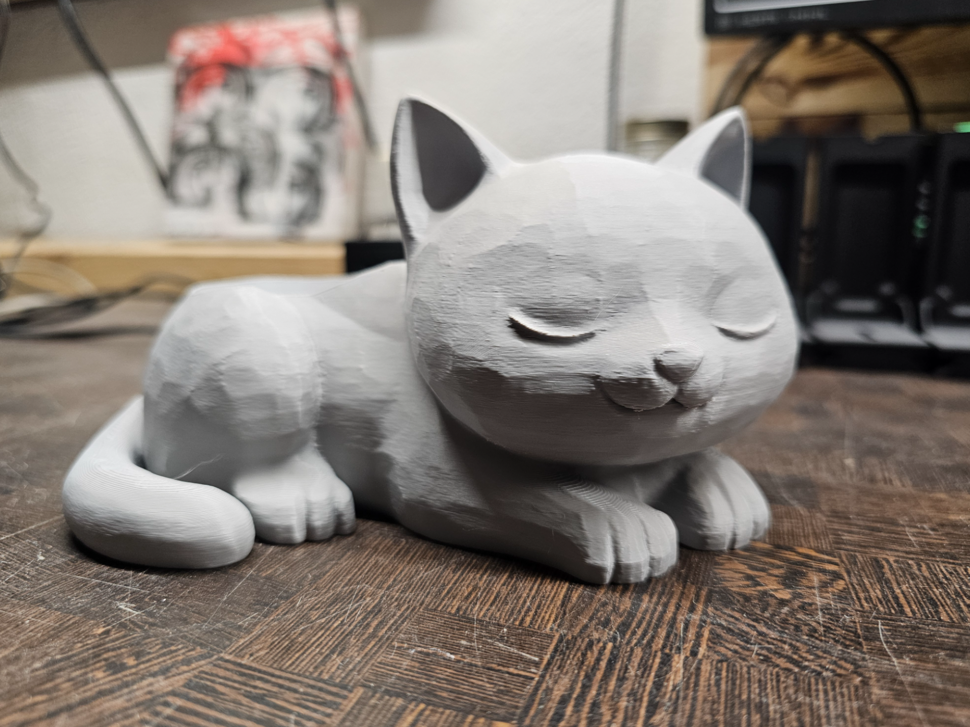Schlafende Katze Blumentopf – Deko & Pflanzgefäß