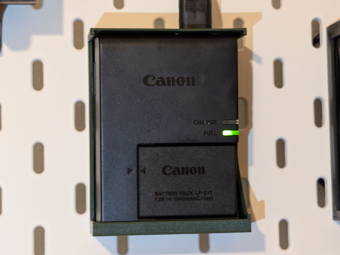 Canon LC-E17C (LP-E17) Battery Charger Skadis