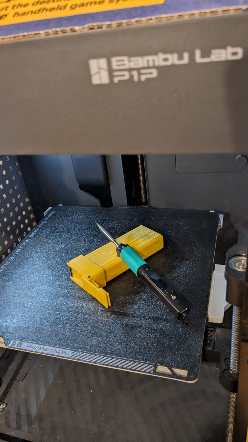 Pinecil v2 case with strong lid