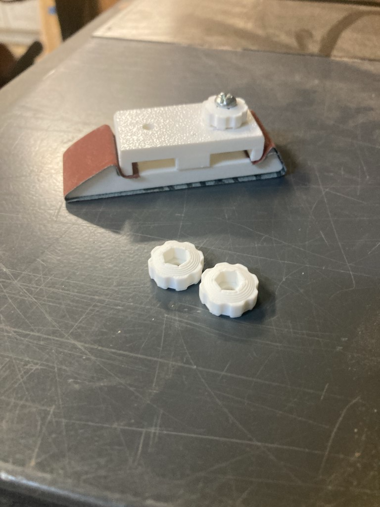 Knob mini sanding block using 8-32 screw