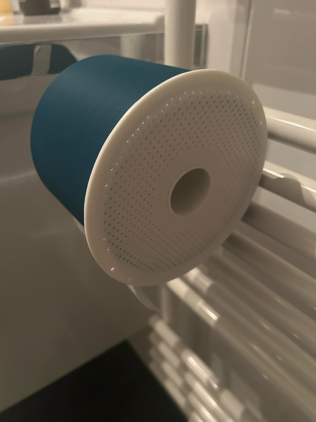 Bumpoo Lab toilet roll holder
