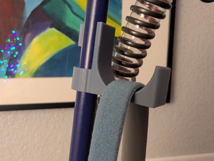 CPAP mask hook for collapsible hose hanger