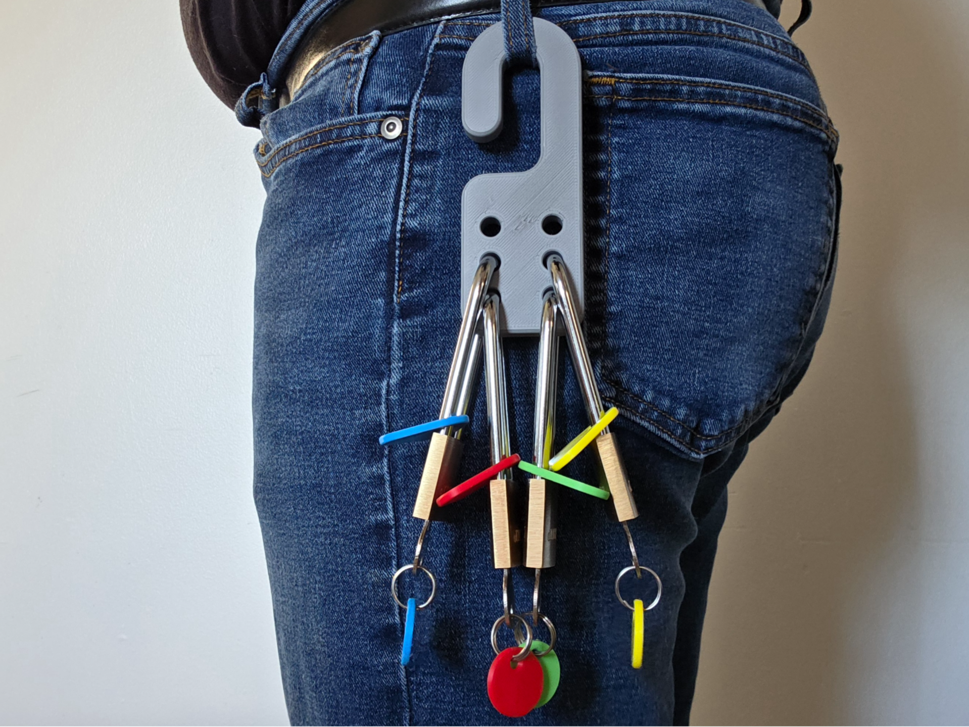 LOTO lock carrying hook with key tags