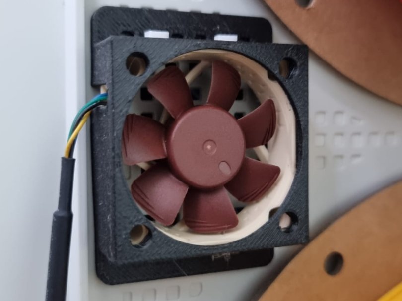 Snapmaker U1 MCU Mainboard Cooler Fanholder