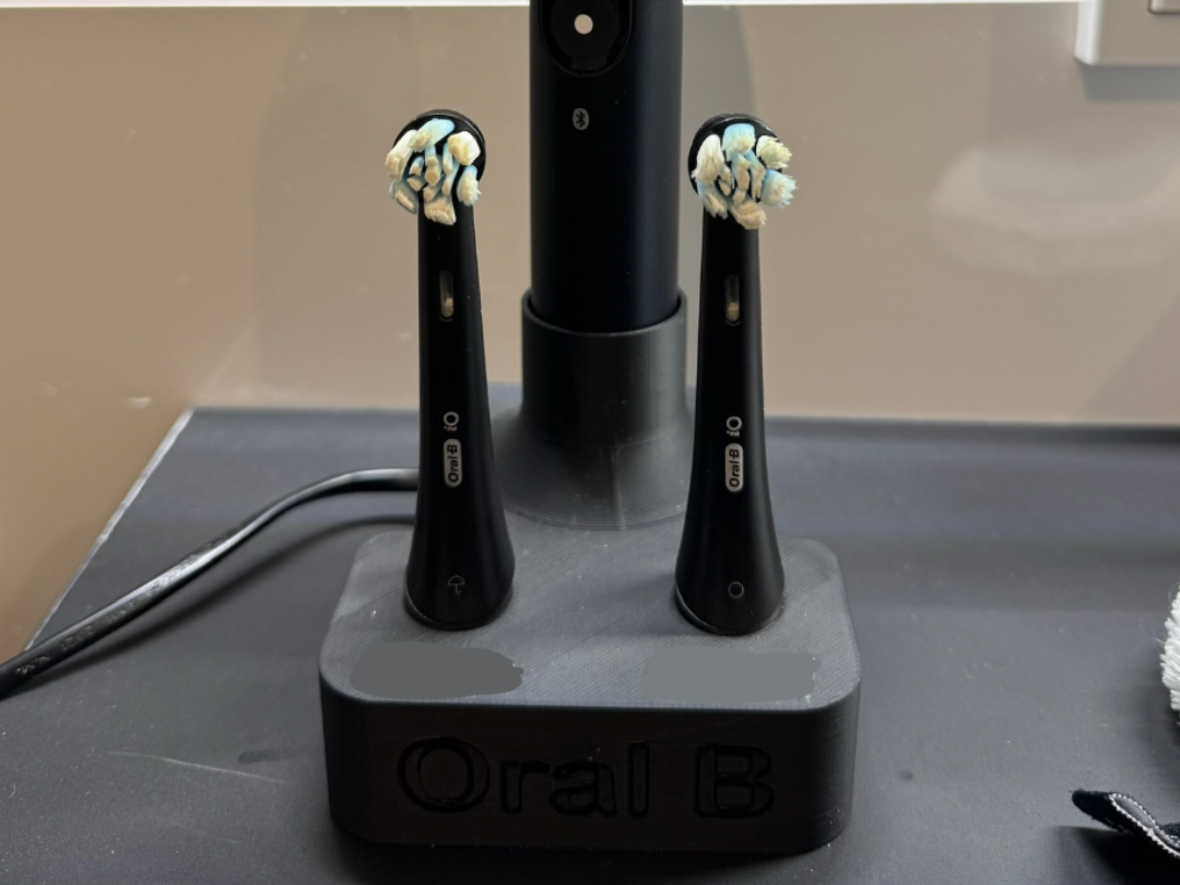 Oral-B IO holder for 2 brush heads