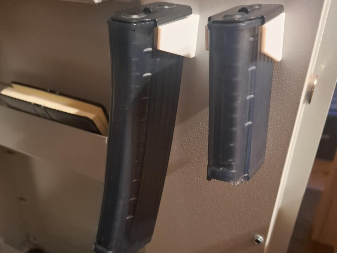 Magazine holder for rifle (magnesium 20x10x5)