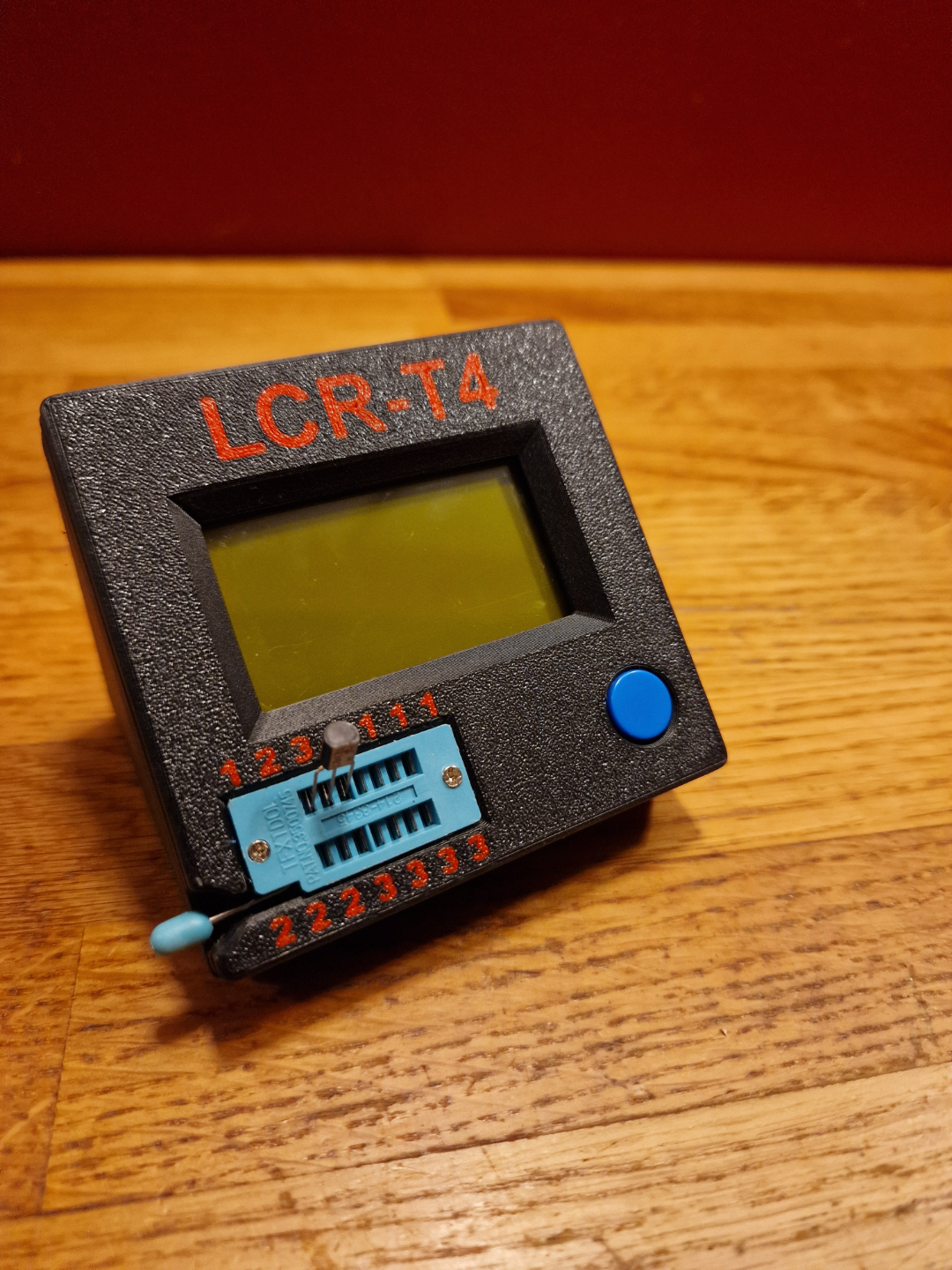 LCR-T4 enclosure with battery clip