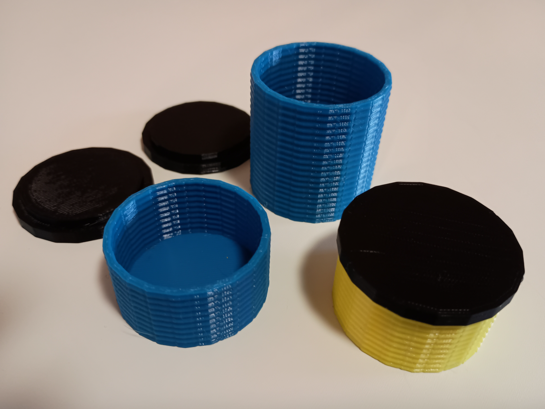 Small Woven Press Fit Container