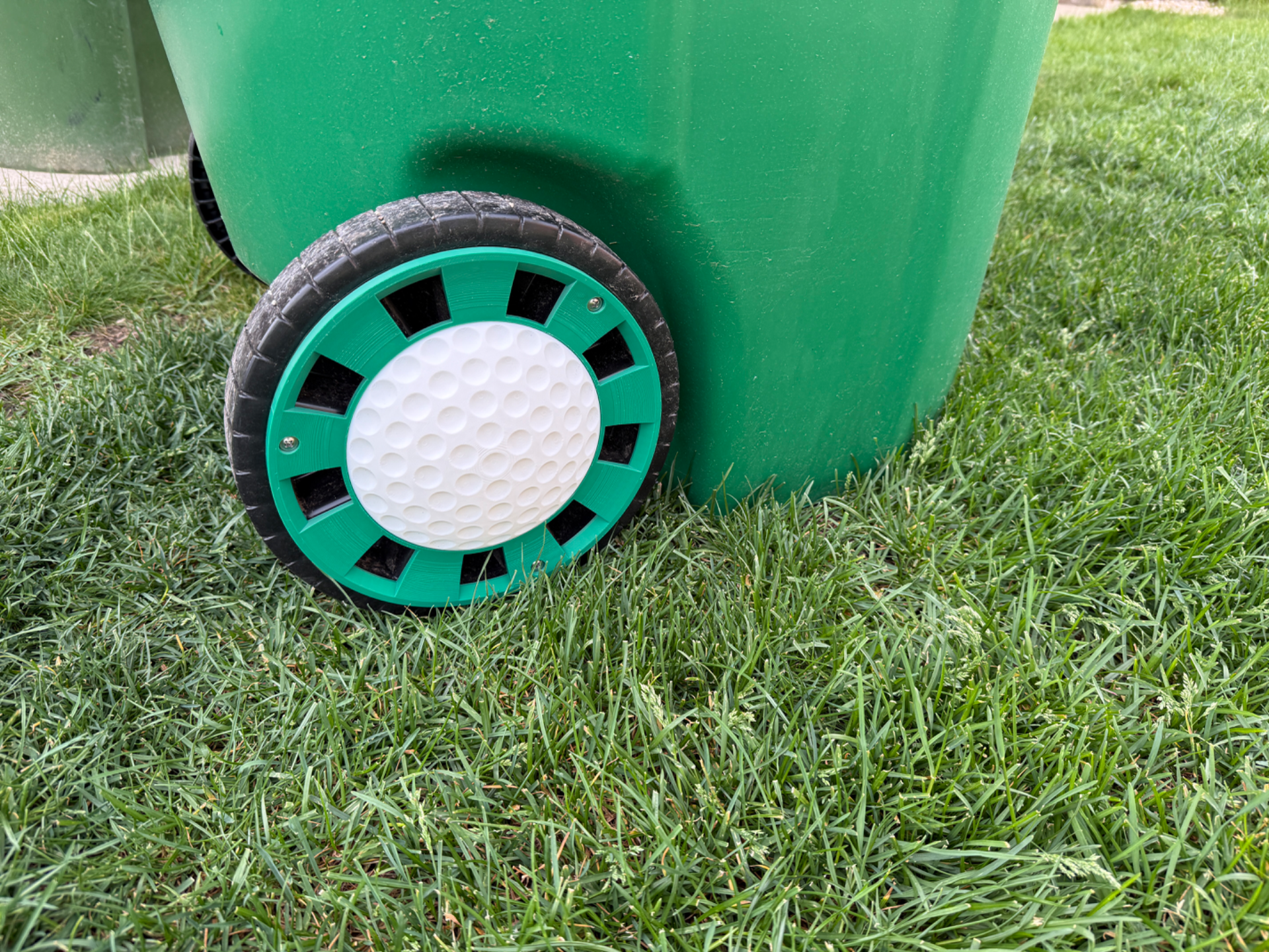 Trash Can Hub - Golfer Edition