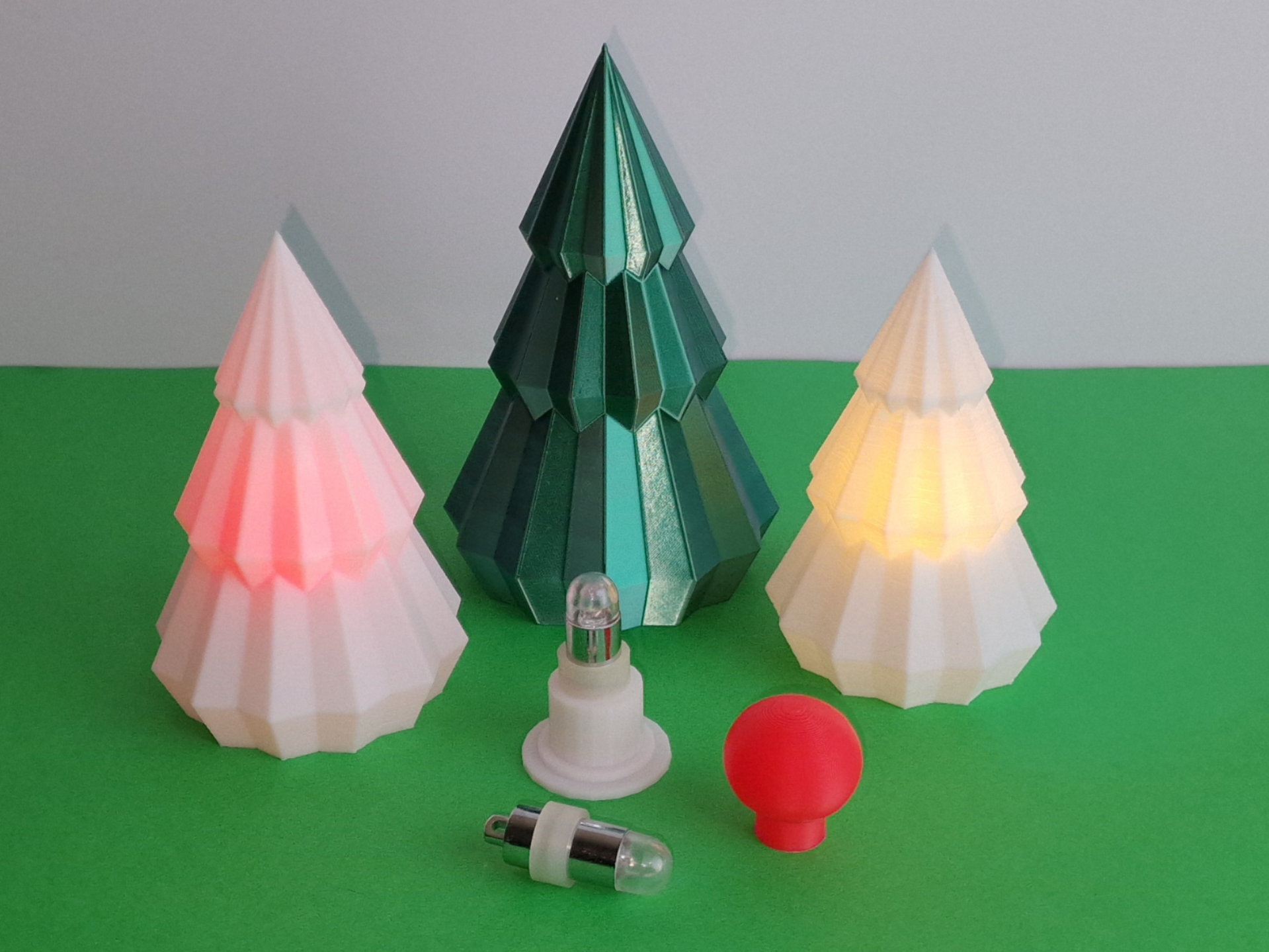 Christmas Tree (Vase,with miniLED stand + filter)