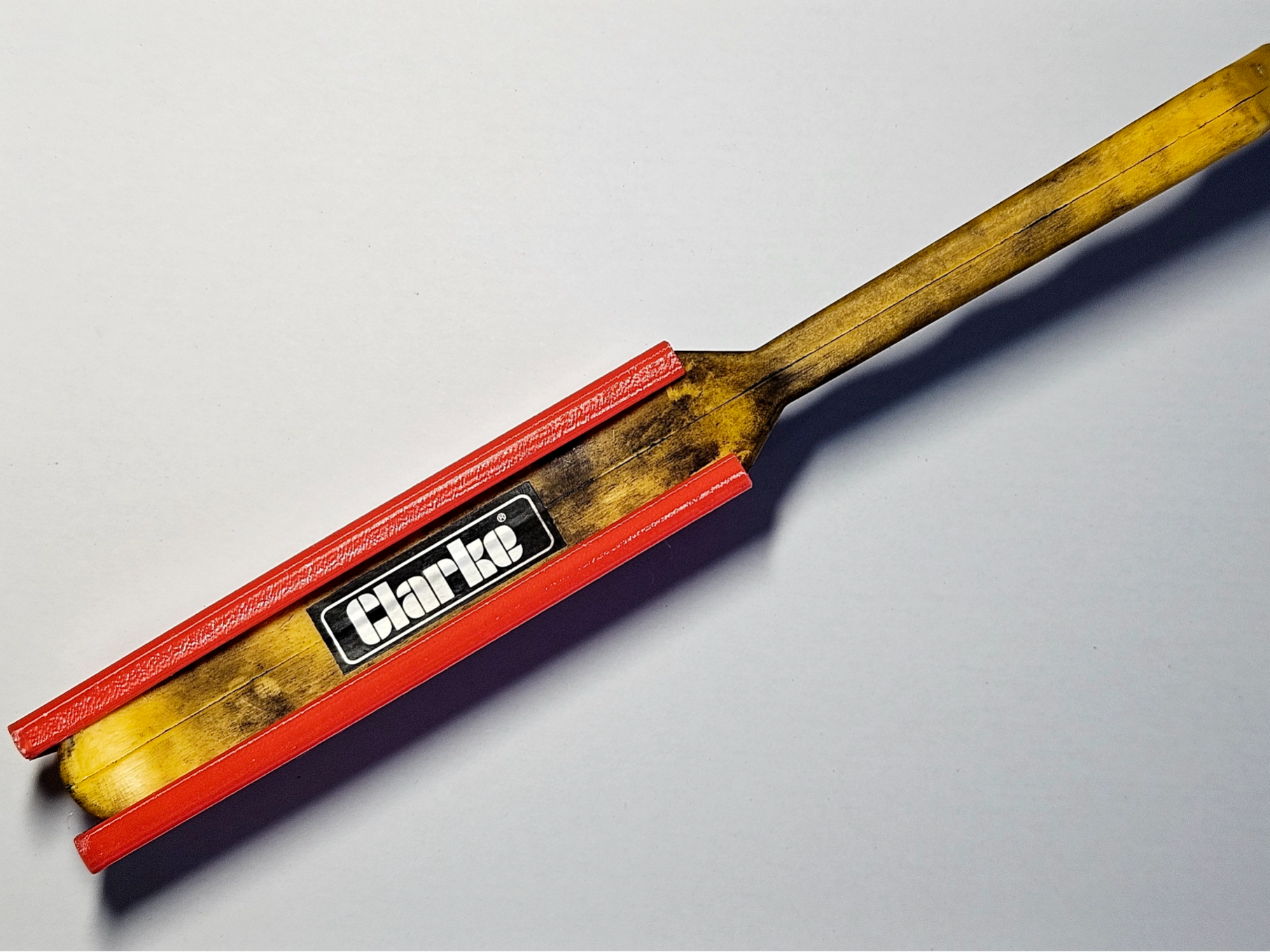 Clarke (CHT551 - 4 Row) Wire Brush Guard/ Case