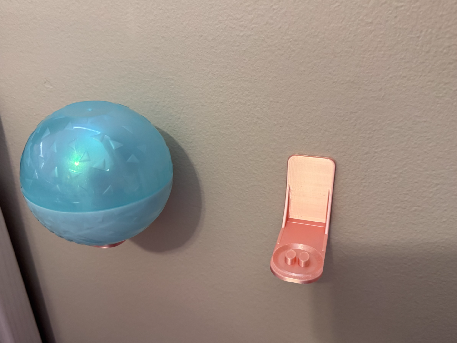 LOL Doll Display Wall Mount