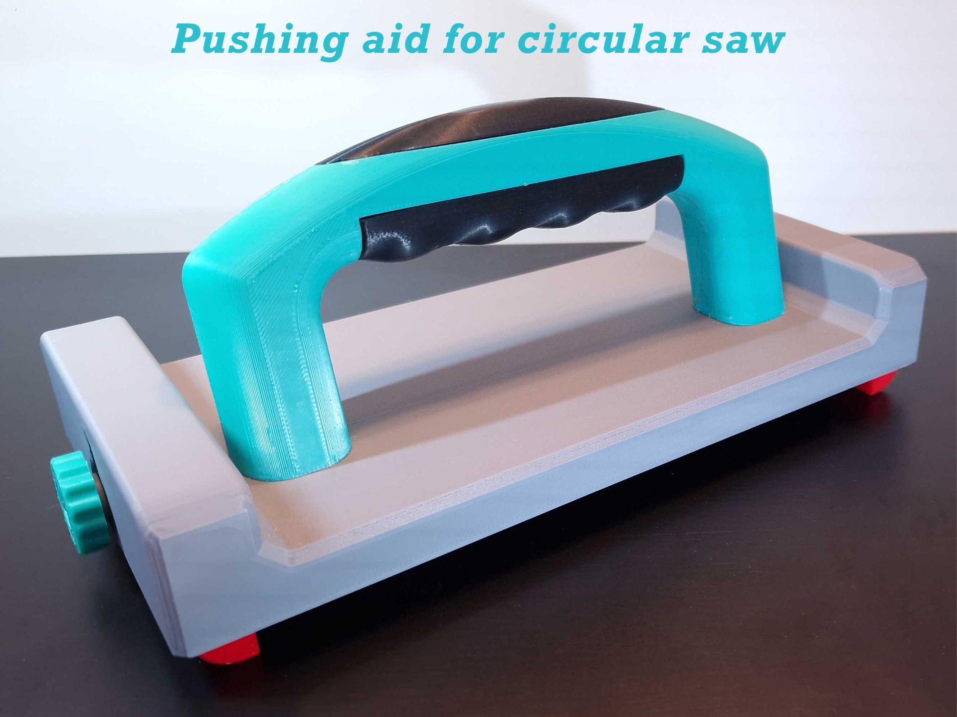 Pushing aid for circular saw