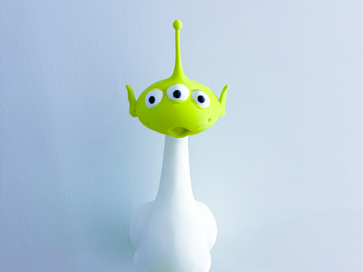 Alien Desk Goose Gear