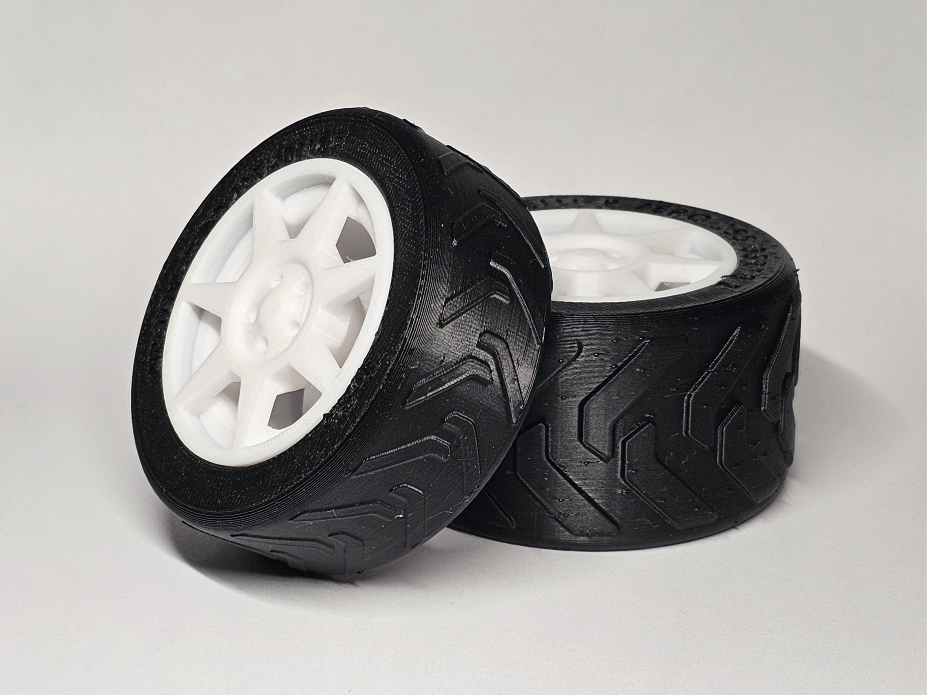 Wheel and Tire Set for Model Cars