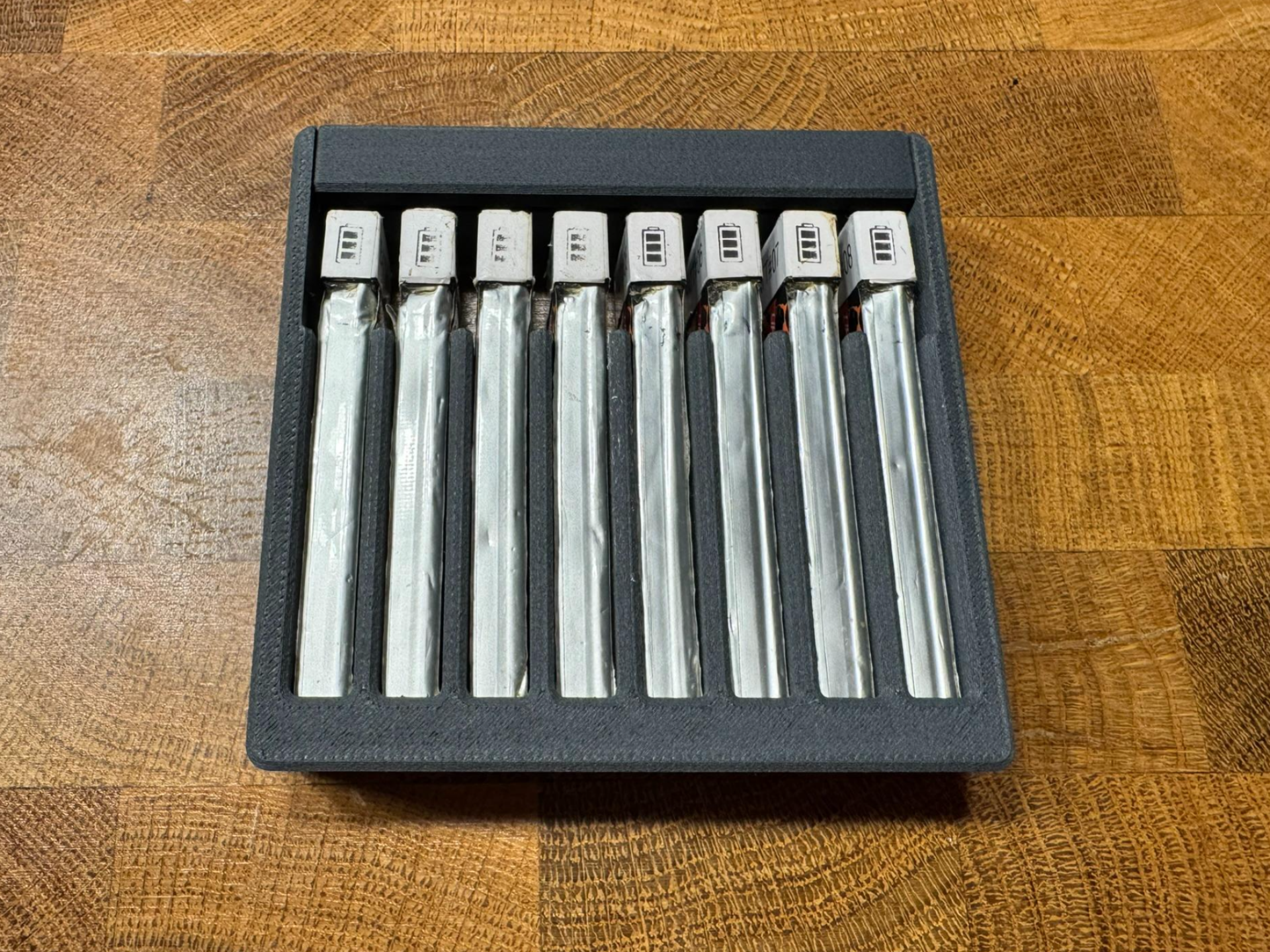Estuche o caja para 8 baterias 1S