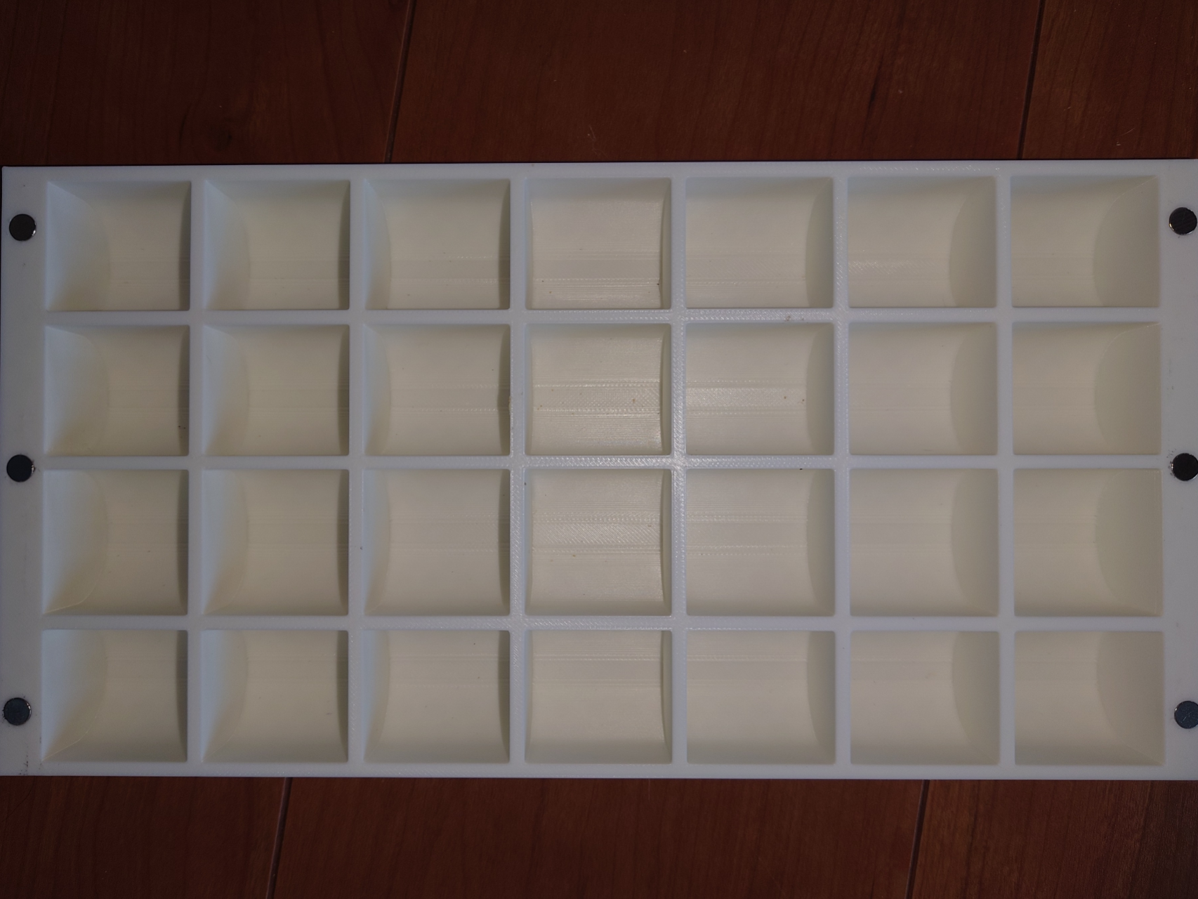 7 Day Supplement box and organizer with shelf