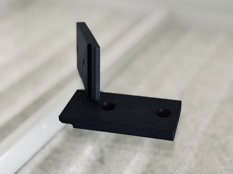 Halter Heizkörper extra flach