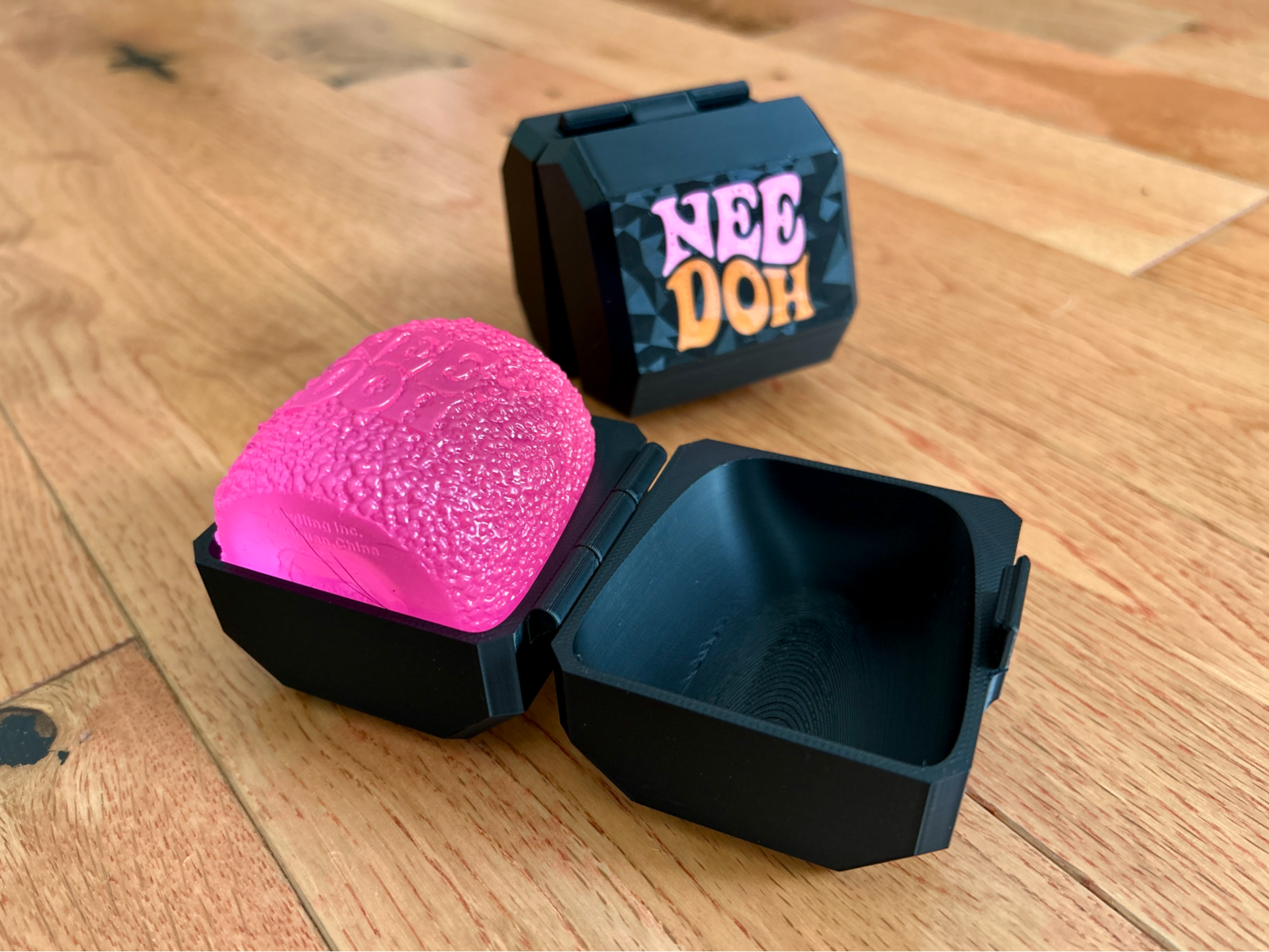 NeeDoh Gumdrop Case (print-in-place hinge)