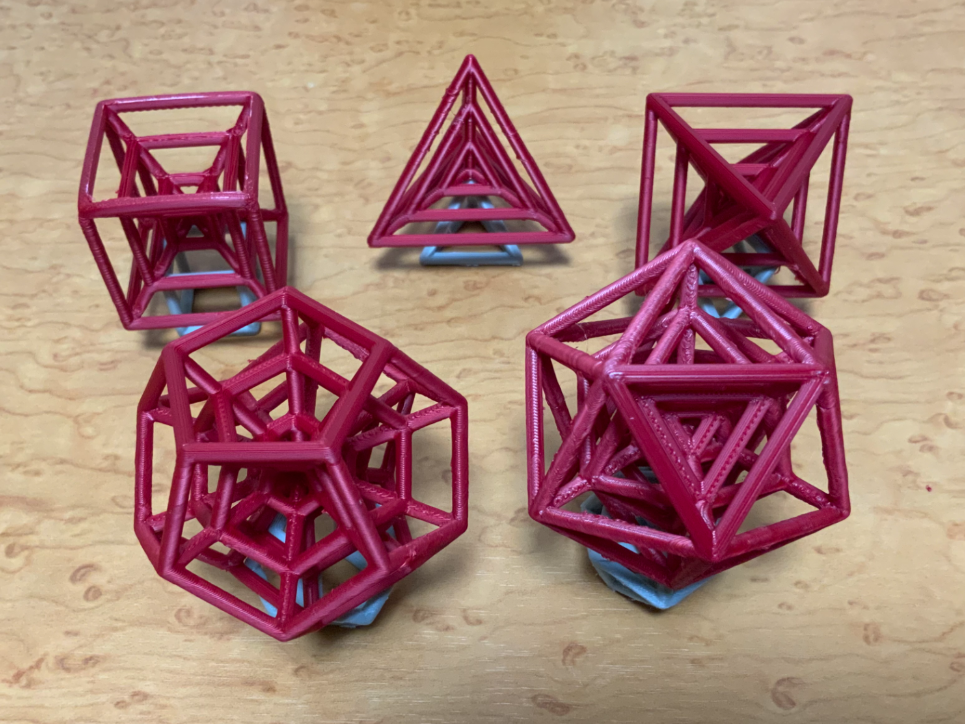 Growing Platonic Solid from Voronoi Seeds
