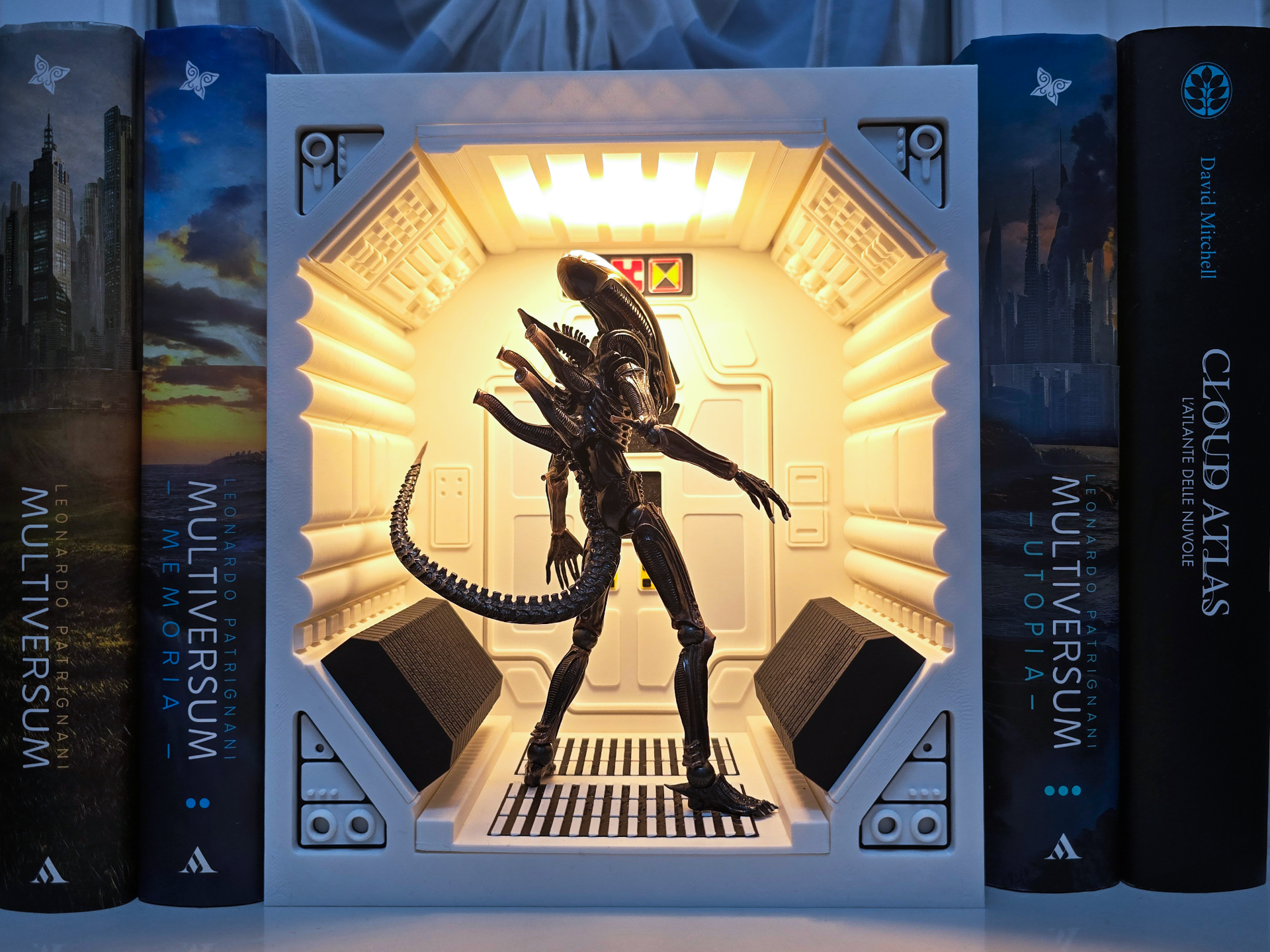 Alien - Nostromo Spaceship Airlock Book Nook