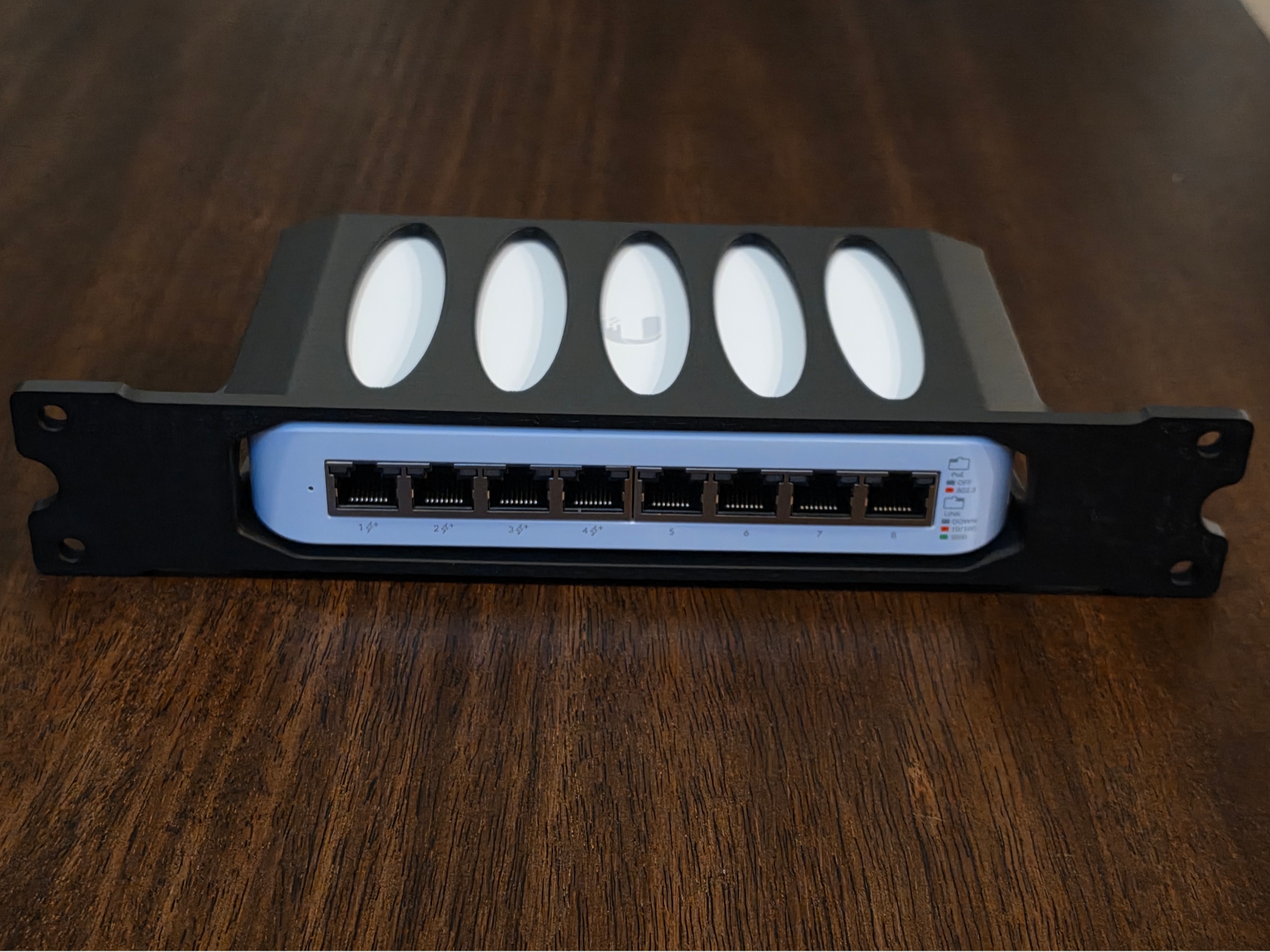 Ubiquiti USW-Lite-8 PoE 10 Inch Rack Bracket UniFi