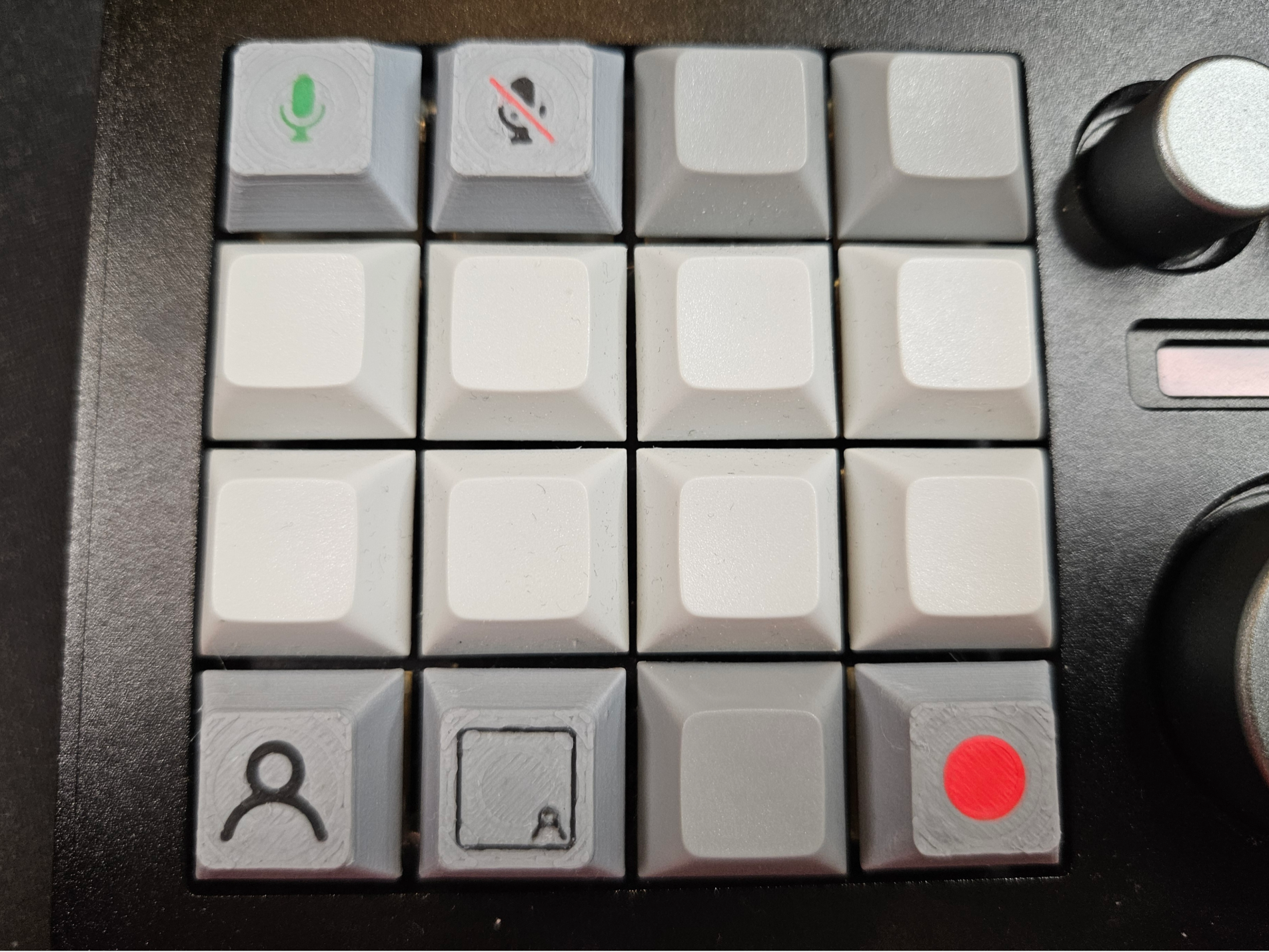 Custom XDA MX keycaps with logo