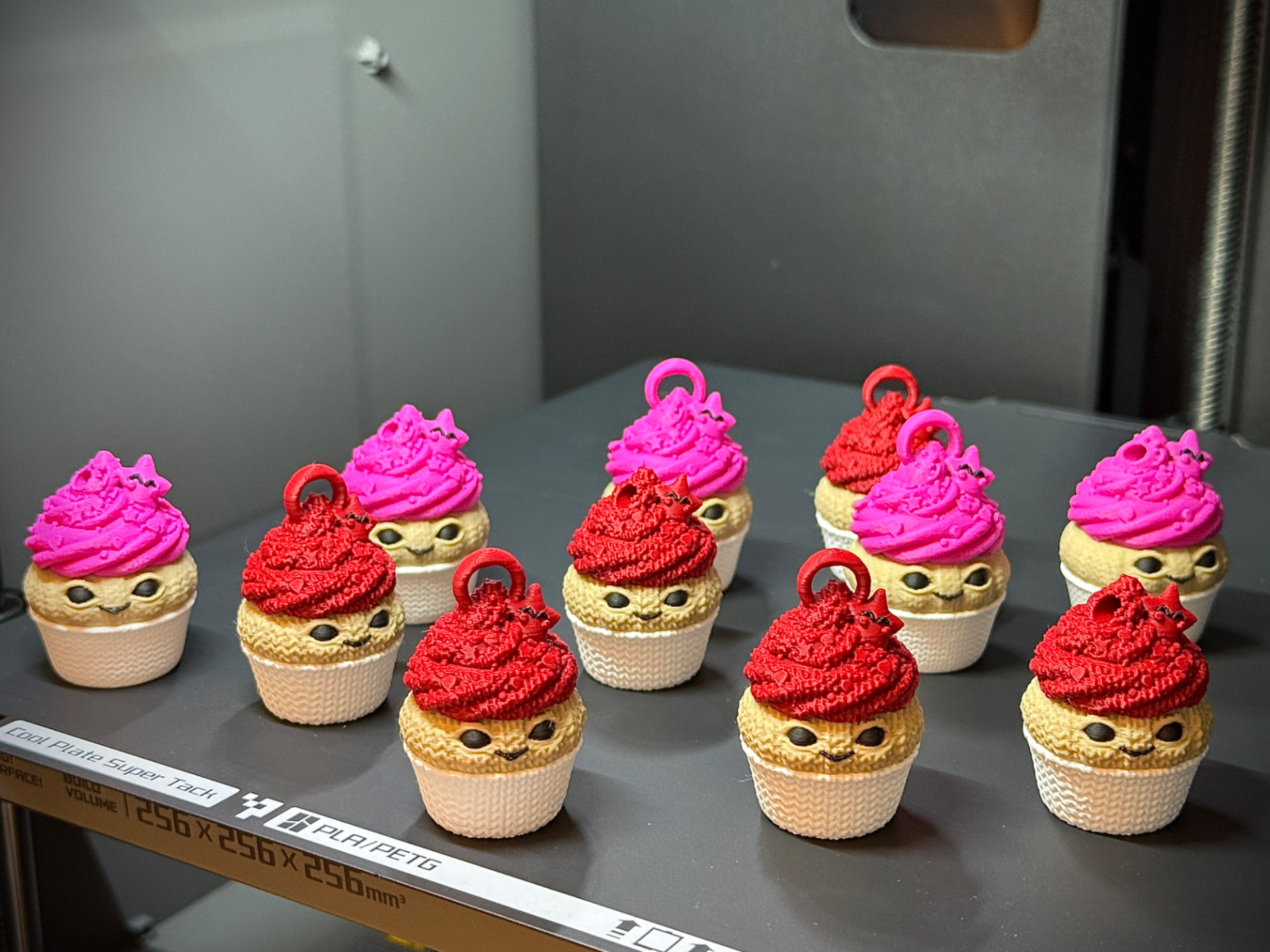 Knitted cupcake keychain
