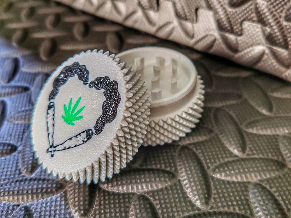 grinder love canna