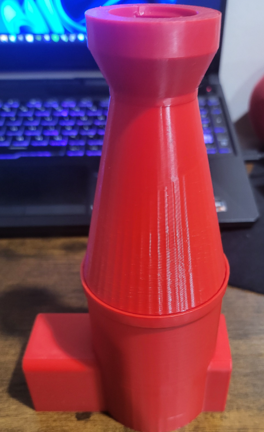 Cyclone Dust collector with bottle threads