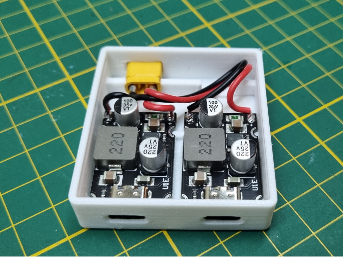 Enclosure for 2 QC4.0/3.0 USB-C PD65W Fast charger