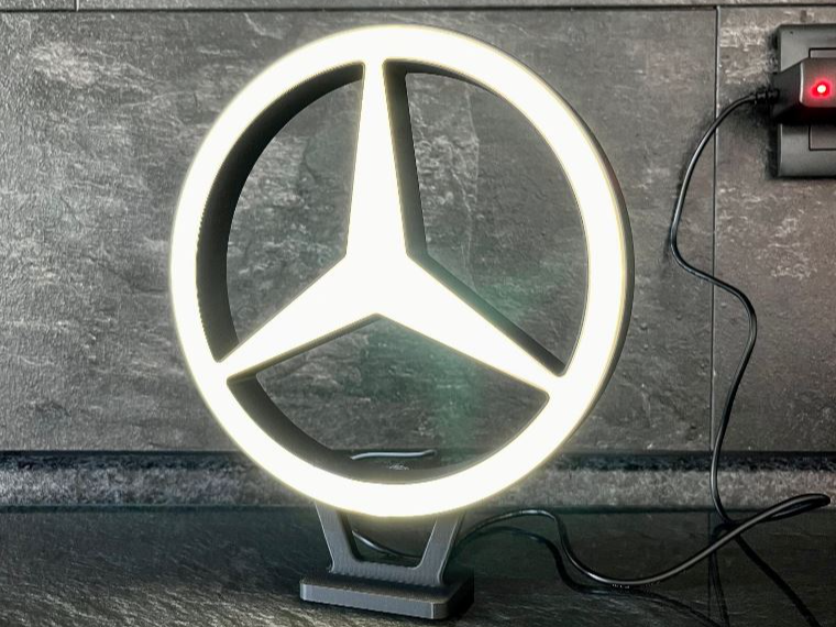 Mercedes Stern Lampe
