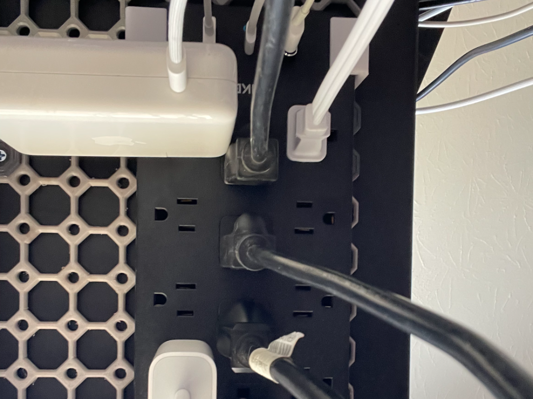 Anker 351 PowerStrip Underware Mount