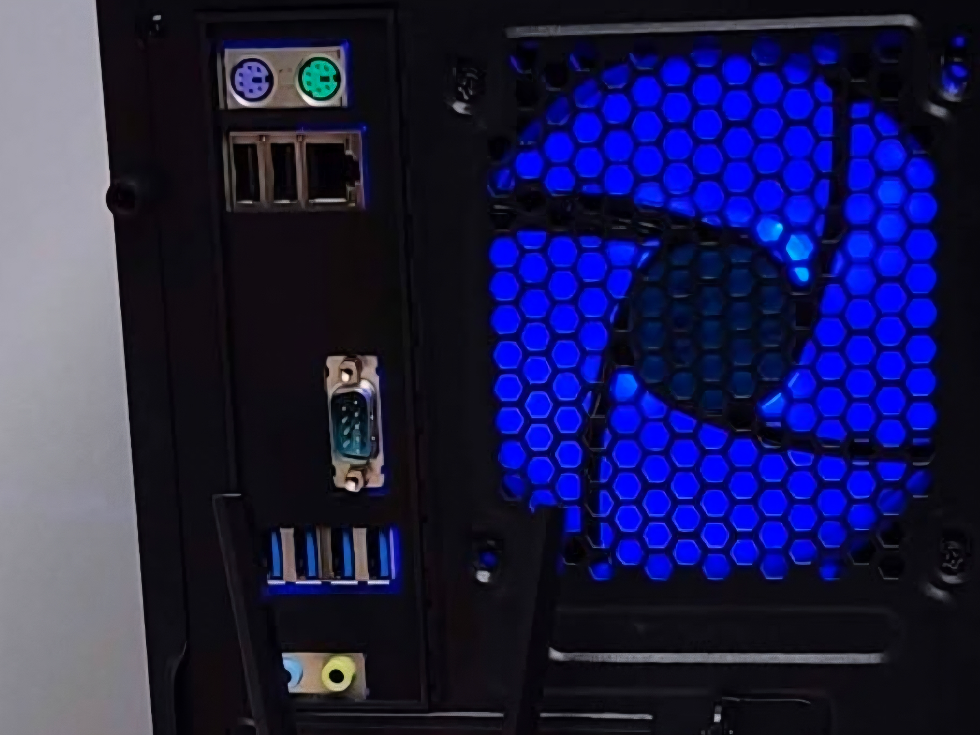 Dell Precision T3620 I/O Shield